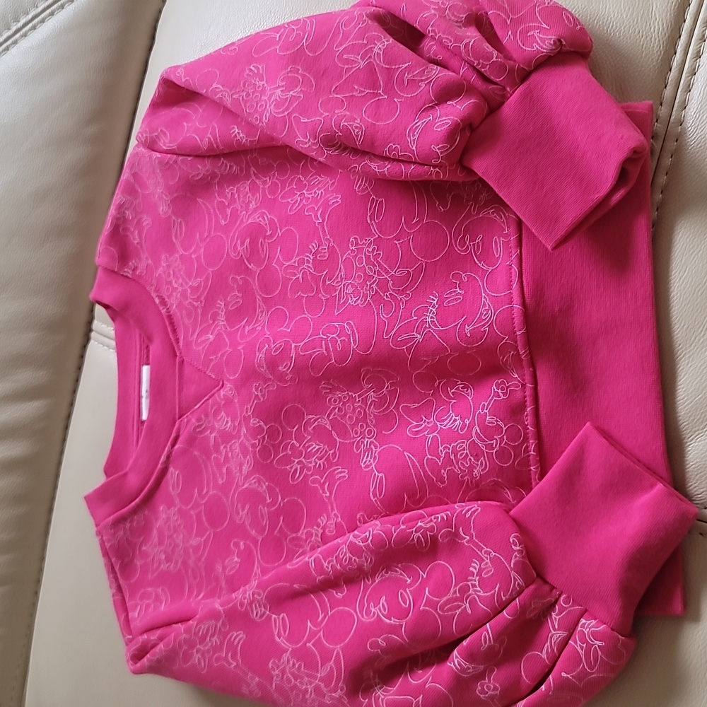 DISNEY SWEATER
